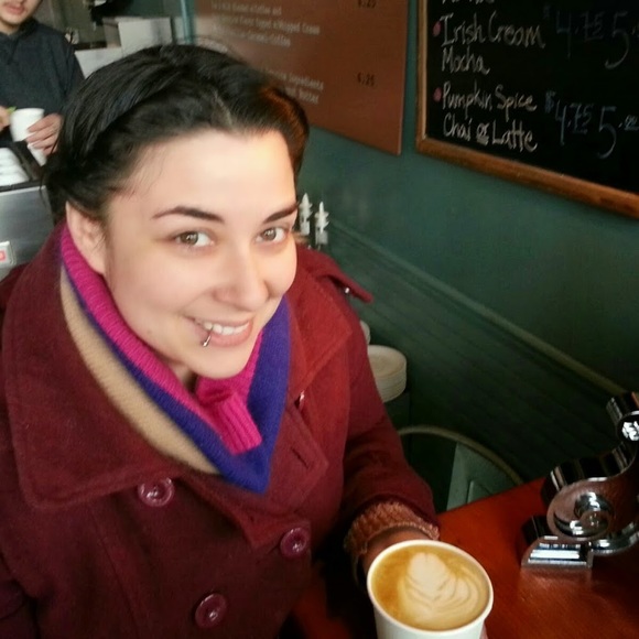 Meet your Posher, Laura - Picture 1 of 1